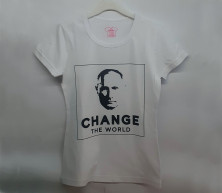 Фото женской футболки Путин изменит мир
