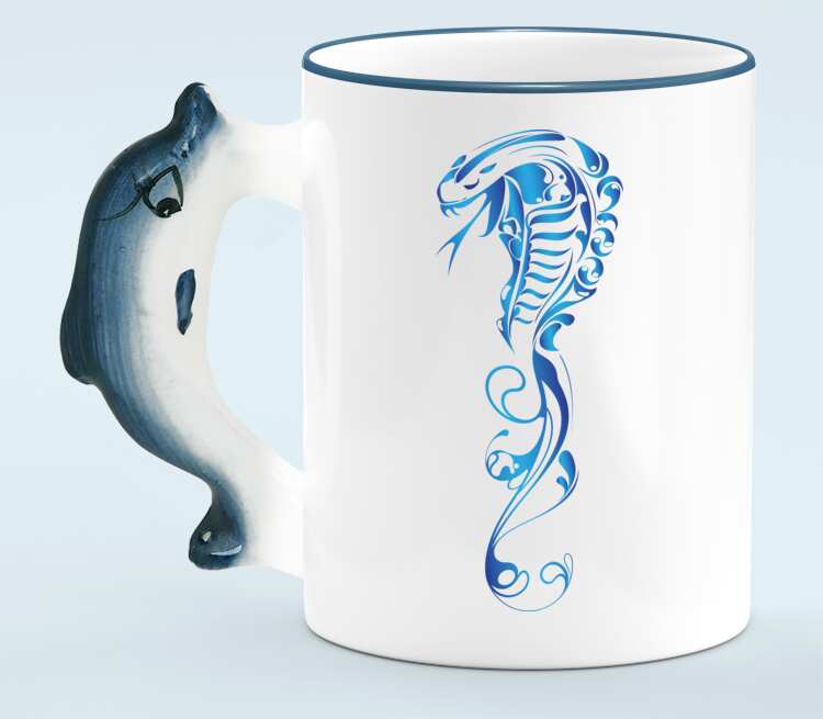 Змея кружка с ручкой в виде дельфина (цвет: белый + синий)