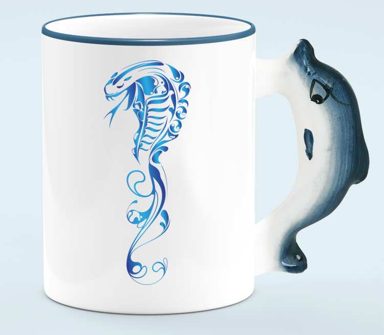 Змея кружка с ручкой в виде дельфина (цвет: белый + синий)