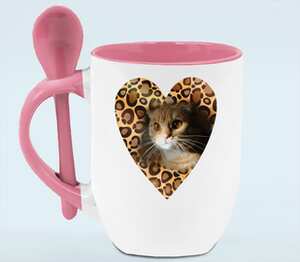 Кот в леопардовом сердце кружка с ложкой в ручке (цвет: белый + розовый)