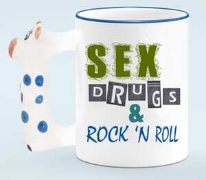 Sex, drugs and rock n roll кружка с ручкой в виде коровы (цвет: белый + синий)