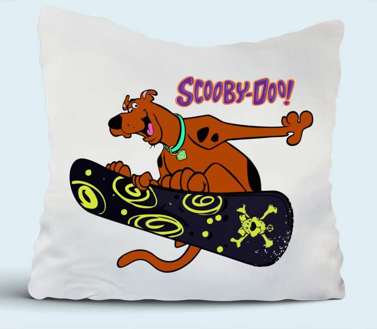 Скуби Ду на скейтборде (Scooby-Doo) подушка (цвет: белый) .